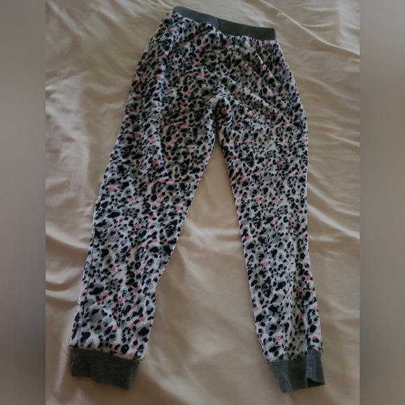 BCBGirls 3‑Piece Velour Pajama Set ‑ L - Picture 8 of 11